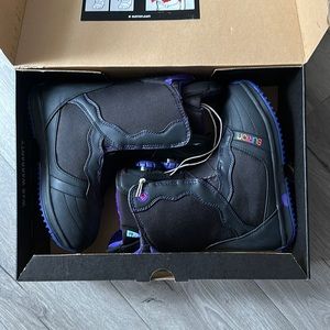NWOT Burton Boutique women’s snowboard boots size 8.5